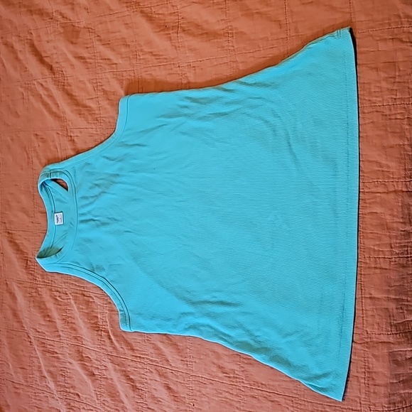 Old navy active racer back tank - Picture 2 of 6